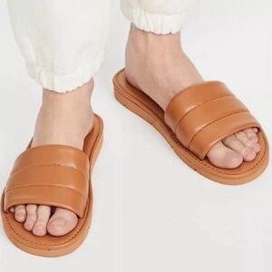Vince Olina Quilted Leather Slide Sandals Tan Slide Sandals Women’s Size 6